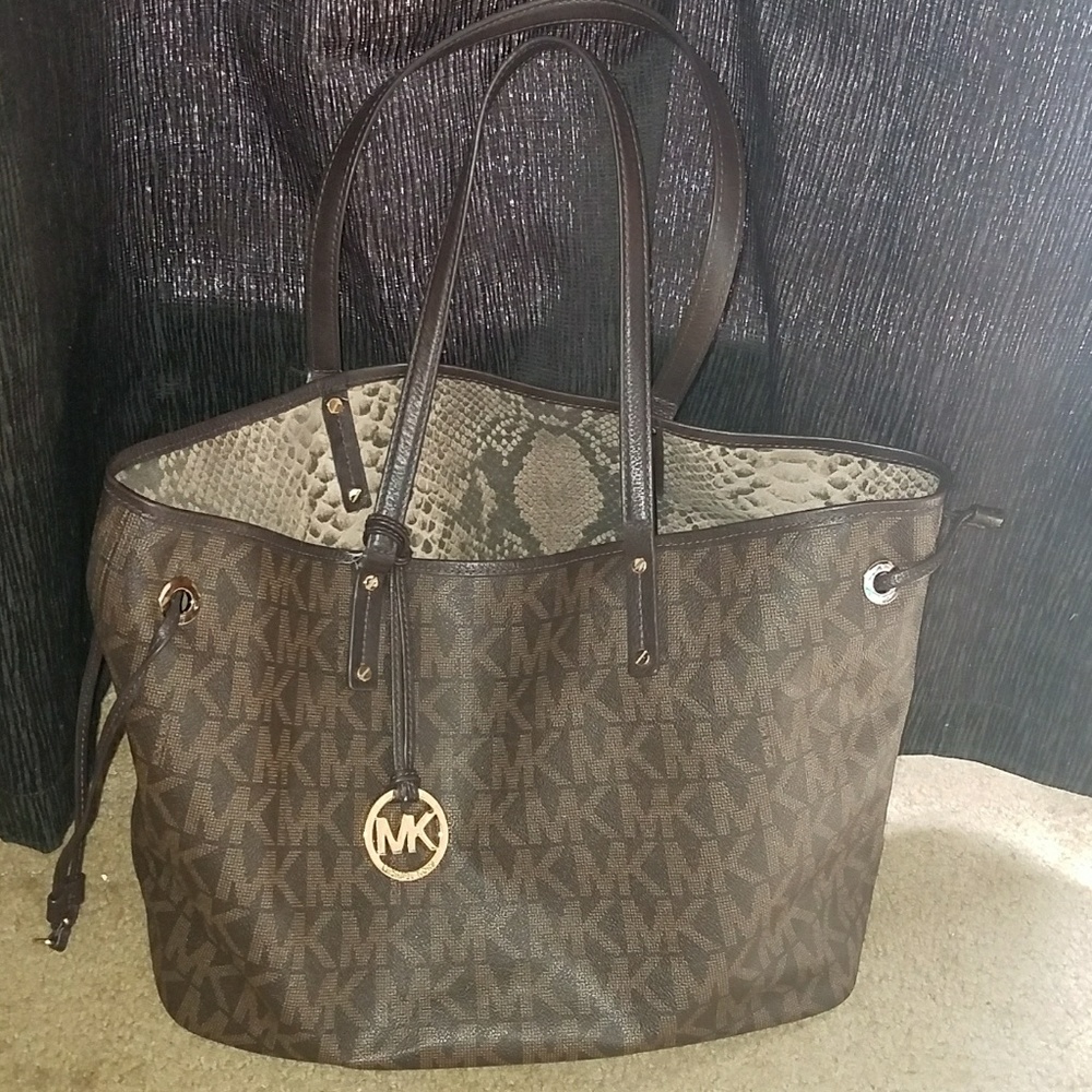 MK large tote purse